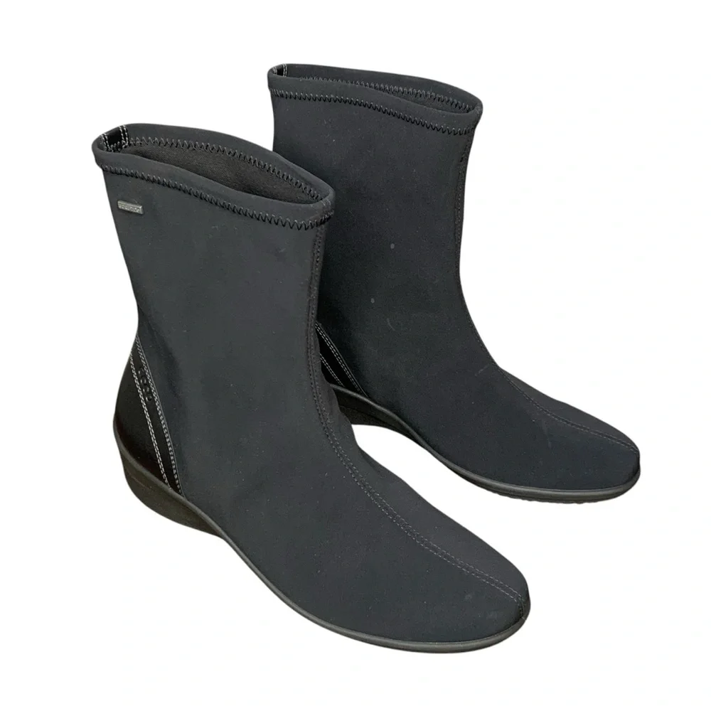Ecco Ideal Feet Corse Abelone Goretex®️ wedge heel pull on bootie. Size 6-6.5